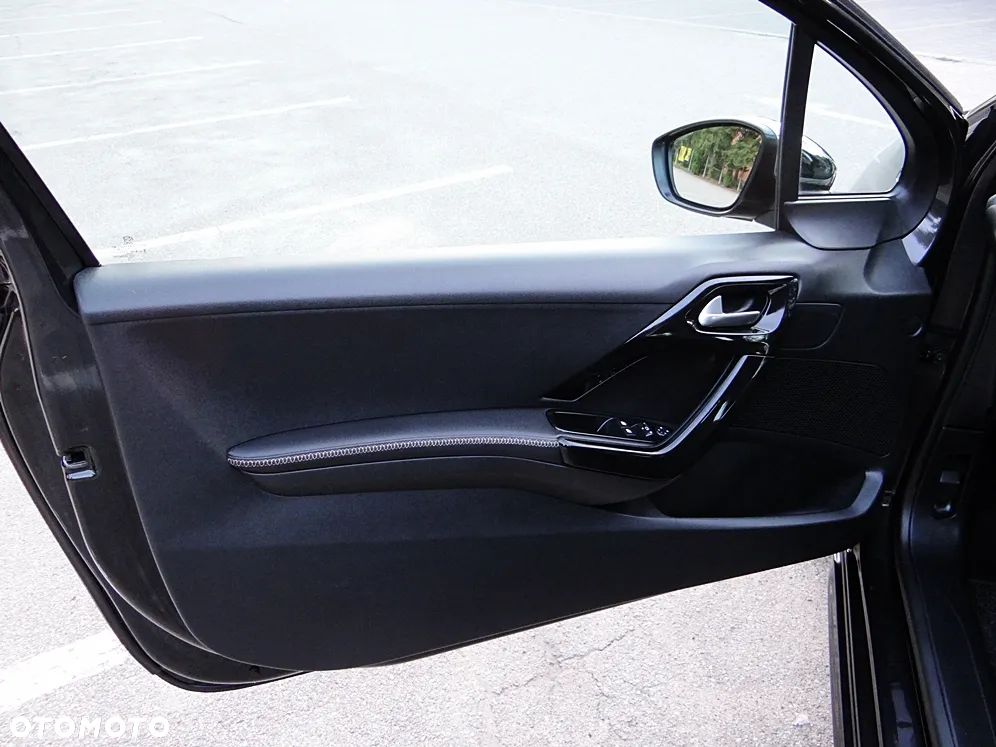 Peugeot 208 120 VTI Intuitive - 27