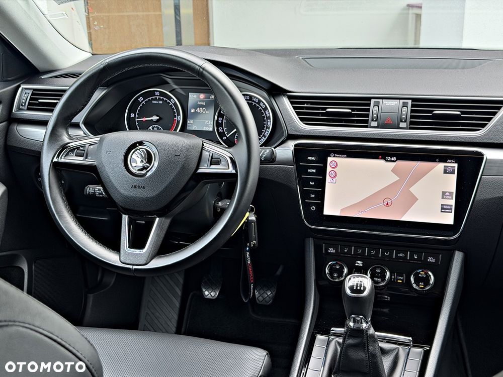 Skoda Superb 2.0 TDI Premium Edition - 22