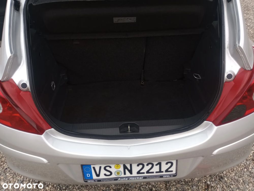 Opel Corsa 1.2 16V Edition / Active - 11