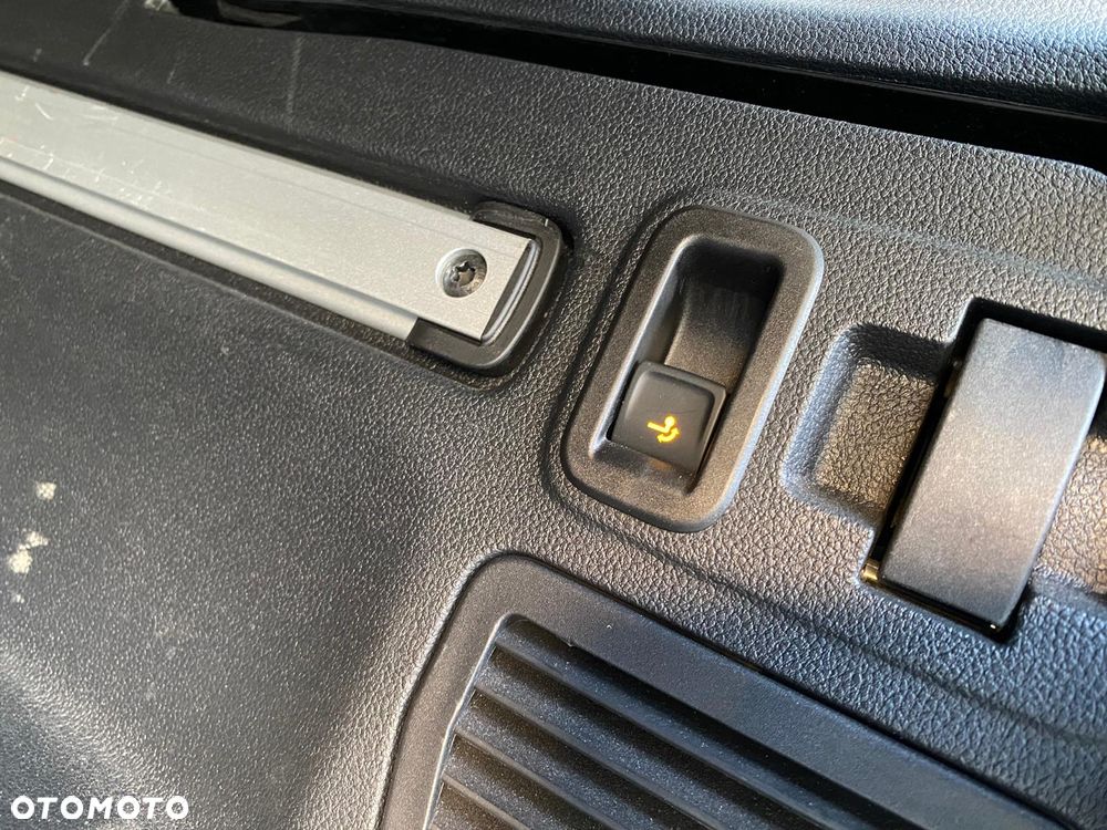 Volkswagen Touran 2.0 TDI SCR DSG Move - 19