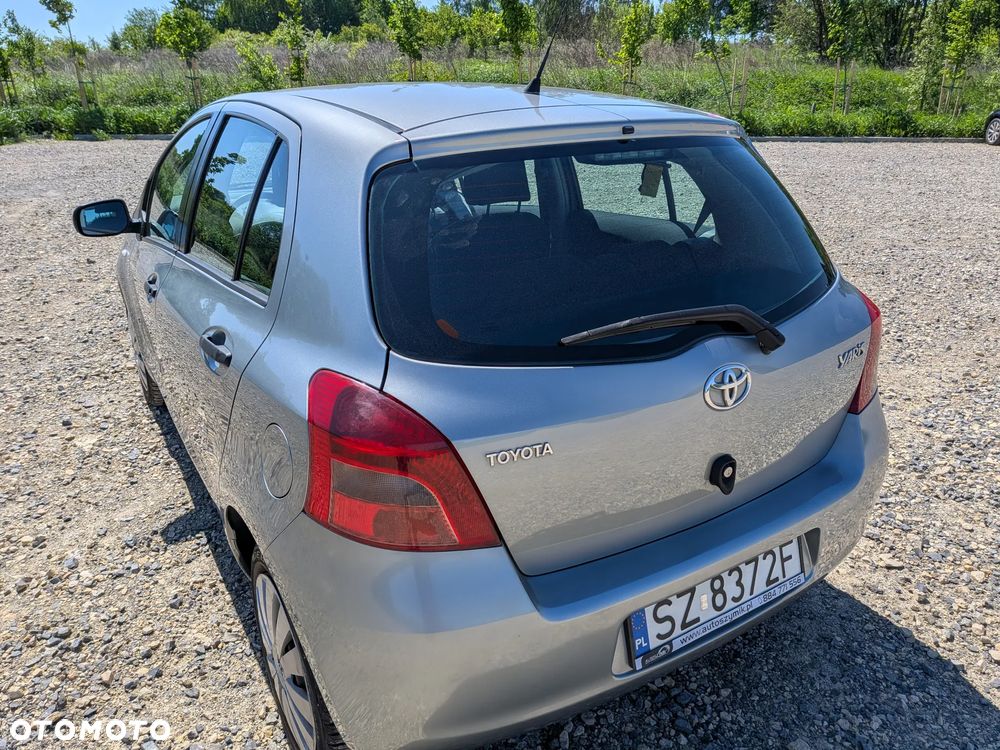 Toyota Yaris 1.0 Luna A/C - 36