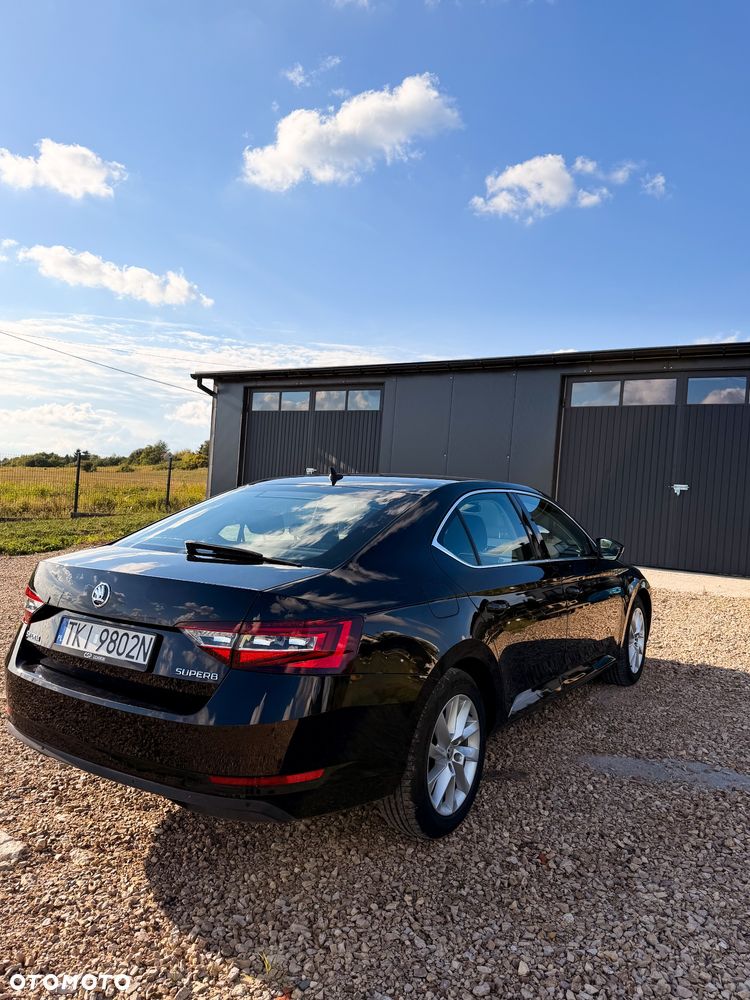 Skoda Superb 2.0 TDI Ambition DSG7 - 4