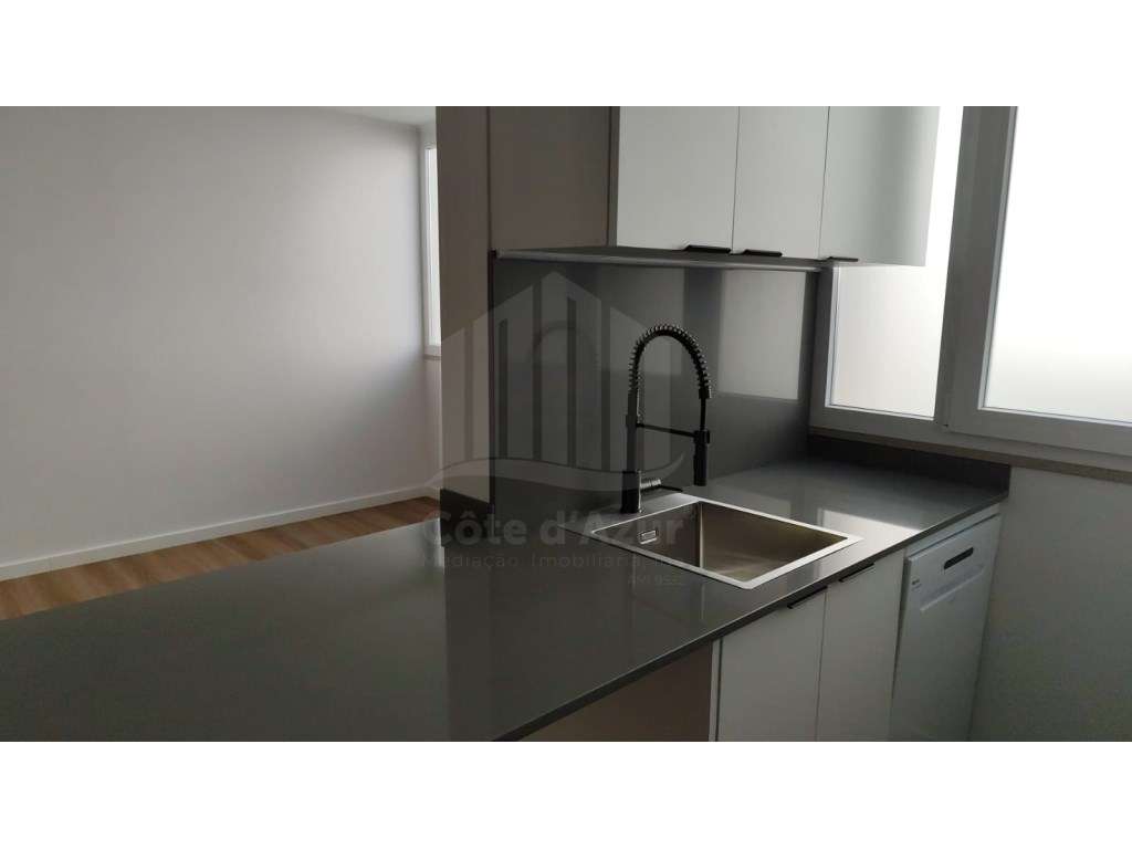 Apartamento T3 em Sesimbra a 600 metros da praia - Grande imagem: 4/12