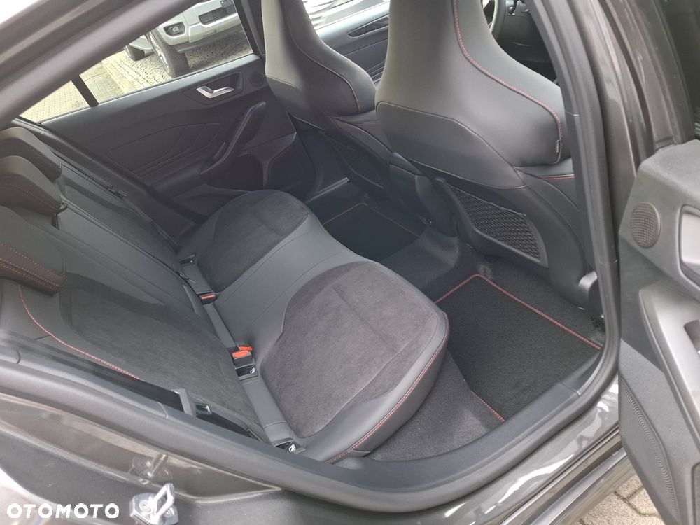 Ford Focus 2.3 EcoBoost ST X - 12