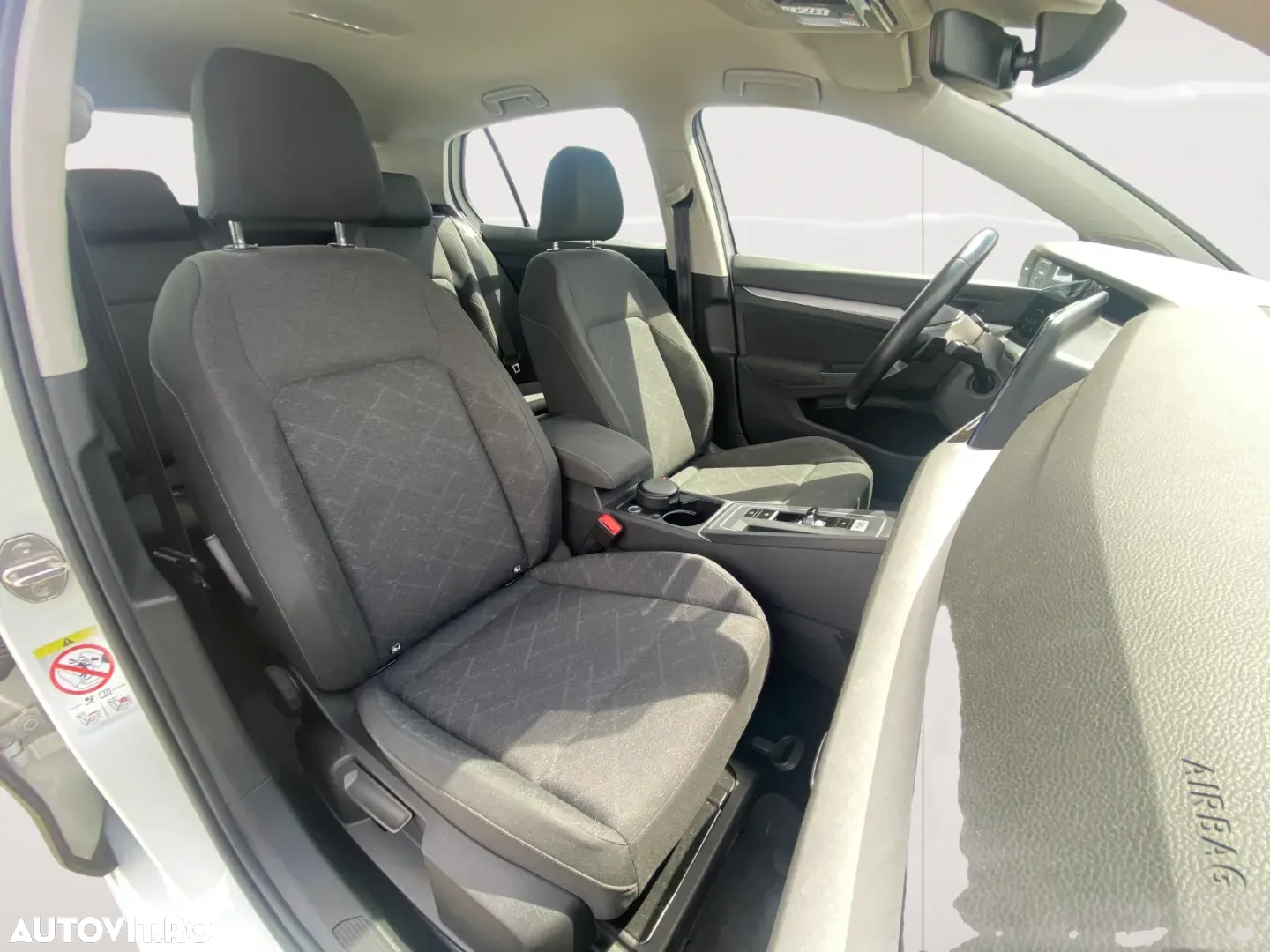 Volkswagen Golf 1.5 eTSI ACT DSG MHEV Life - 10