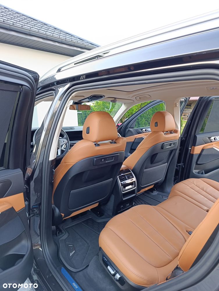 BMW X7 xDrive40i - 13