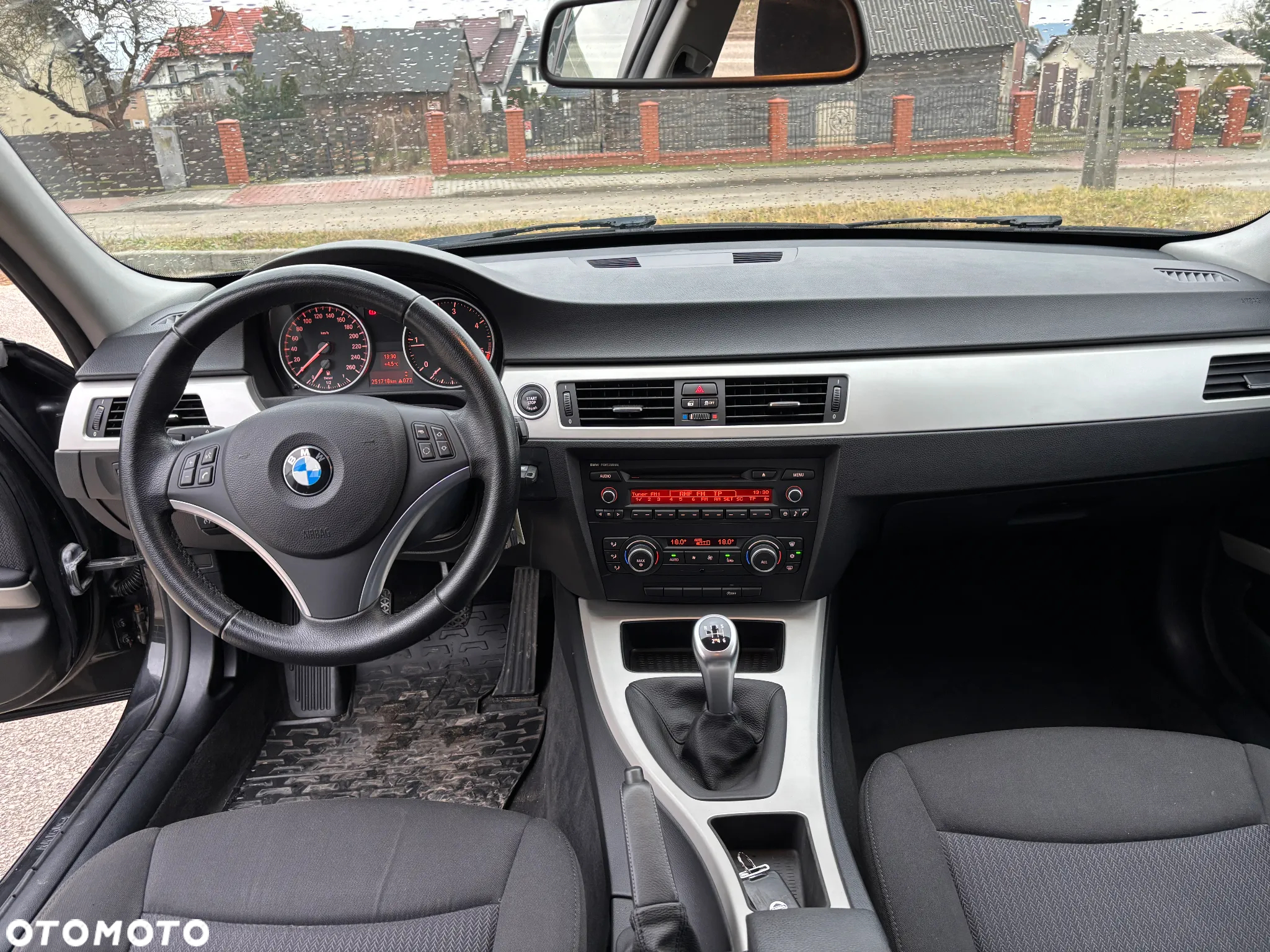 Mercedes-Benz Klasa C 220 T CDI DPF Automatik BlueEFFICIENCY Elegance - 27