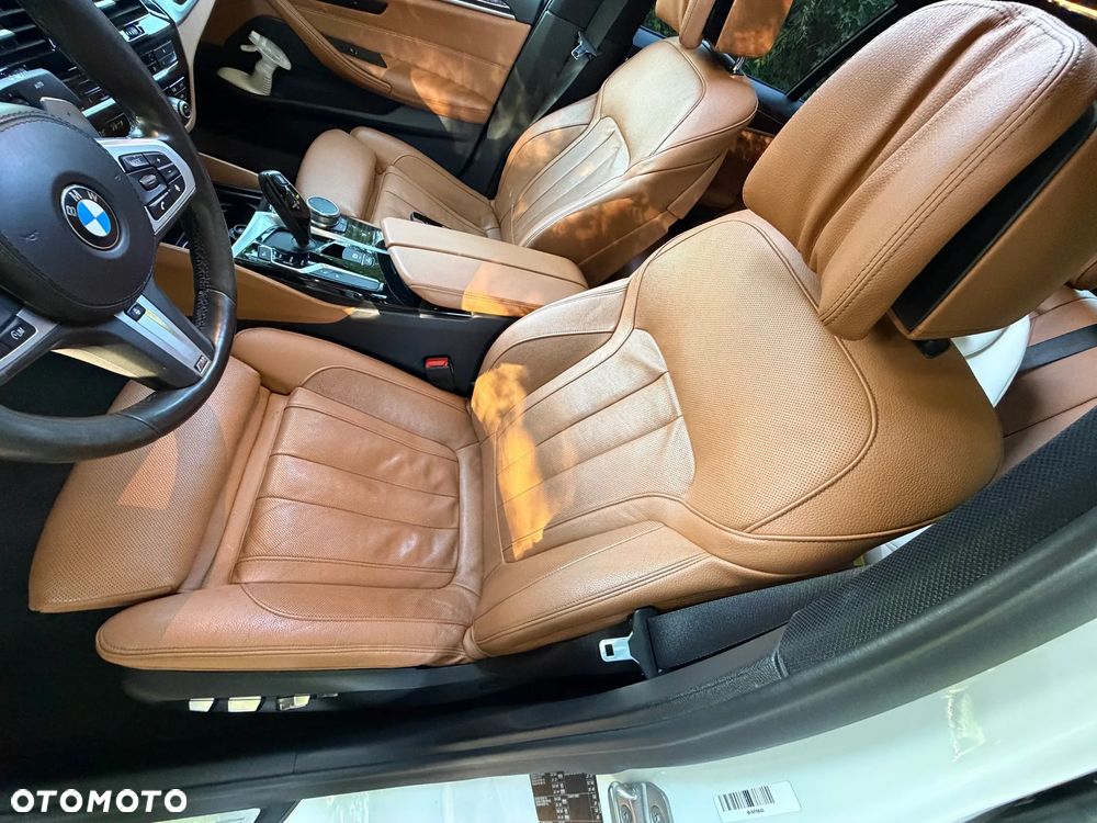 BMW Seria 5 520d M Sport - 11
