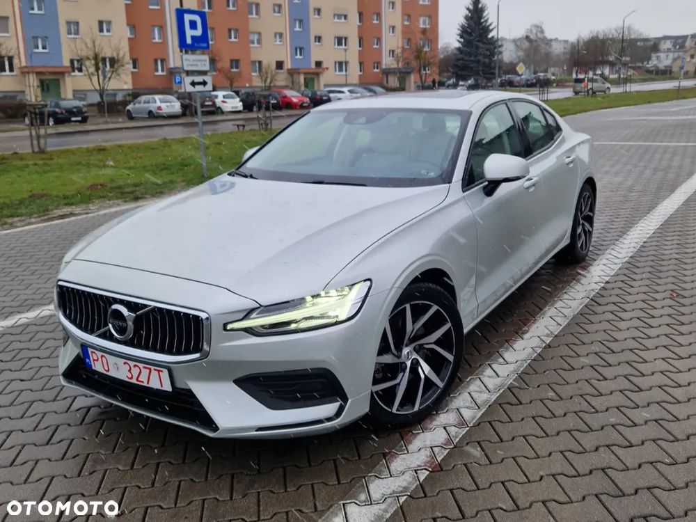 Volvo S60 T5 Momentum Pro - 1