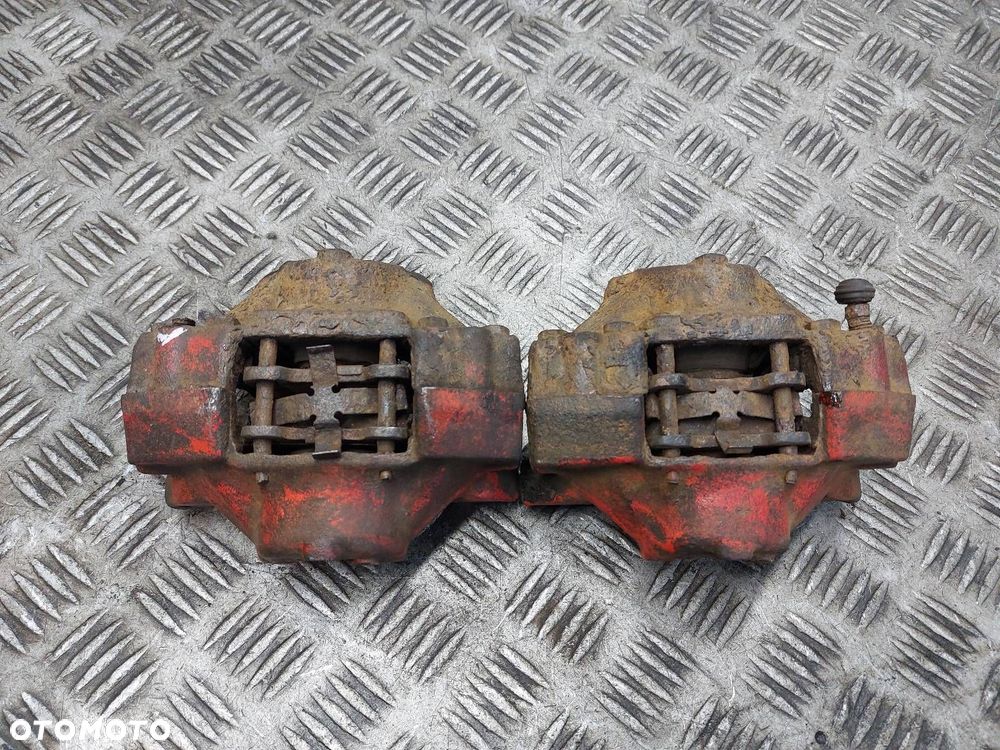 ZACISK HAMULCOWY LEWY TYŁ + PRAWY TYŁ VOLVO V70 I S70 I - 1