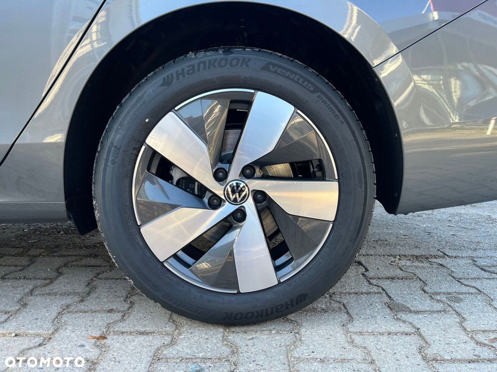 Volkswagen Passat - 18