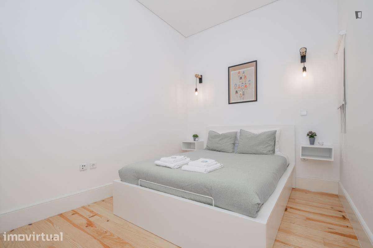 Apartamento com 1 quartos - localizado em Sé Porto - Grande imagem: 2/26