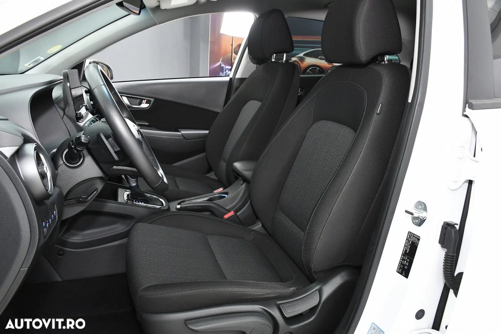 Hyundai KONA 1.6 CRDi 48V-Hybrid DCT Trend - 14