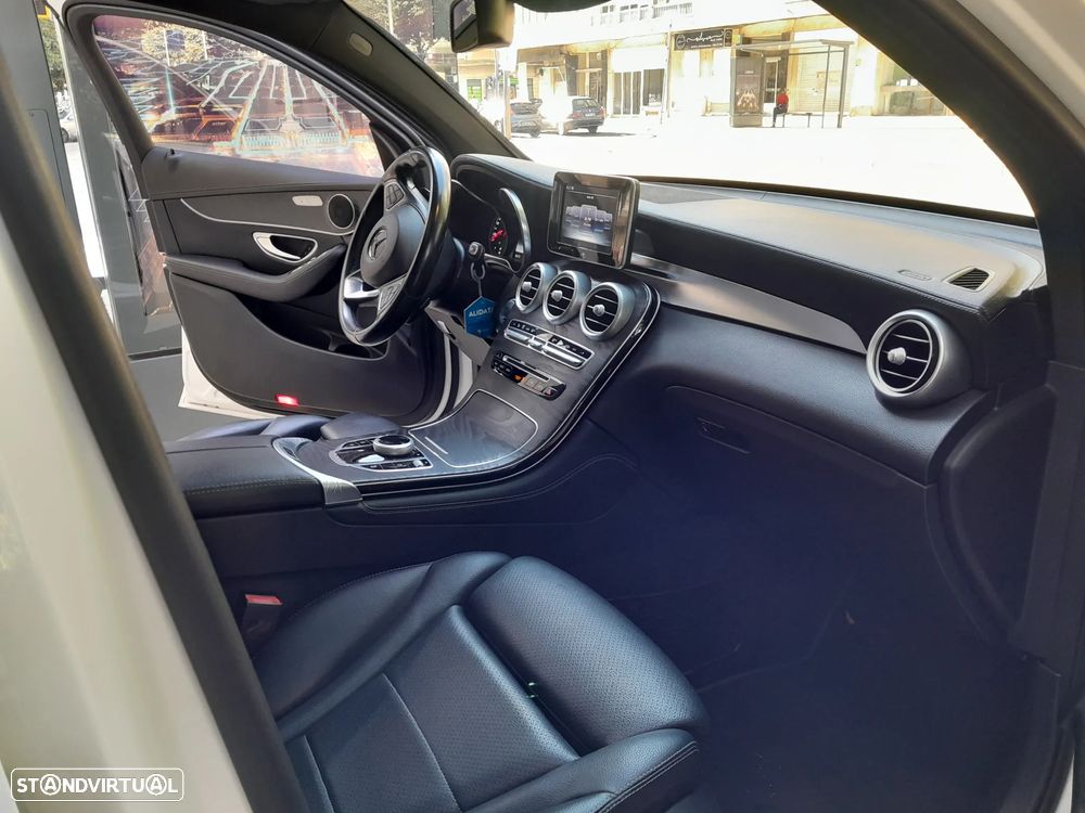 Mercedes-Benz GLC 220 d Coupe 4Matic 9G-TRONIC Exclusive - 25