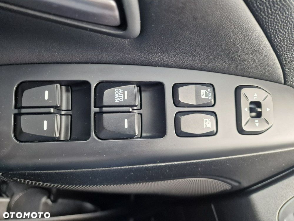 Hyundai ix35 1.6 2WD Fifa World Cup Edition - 30