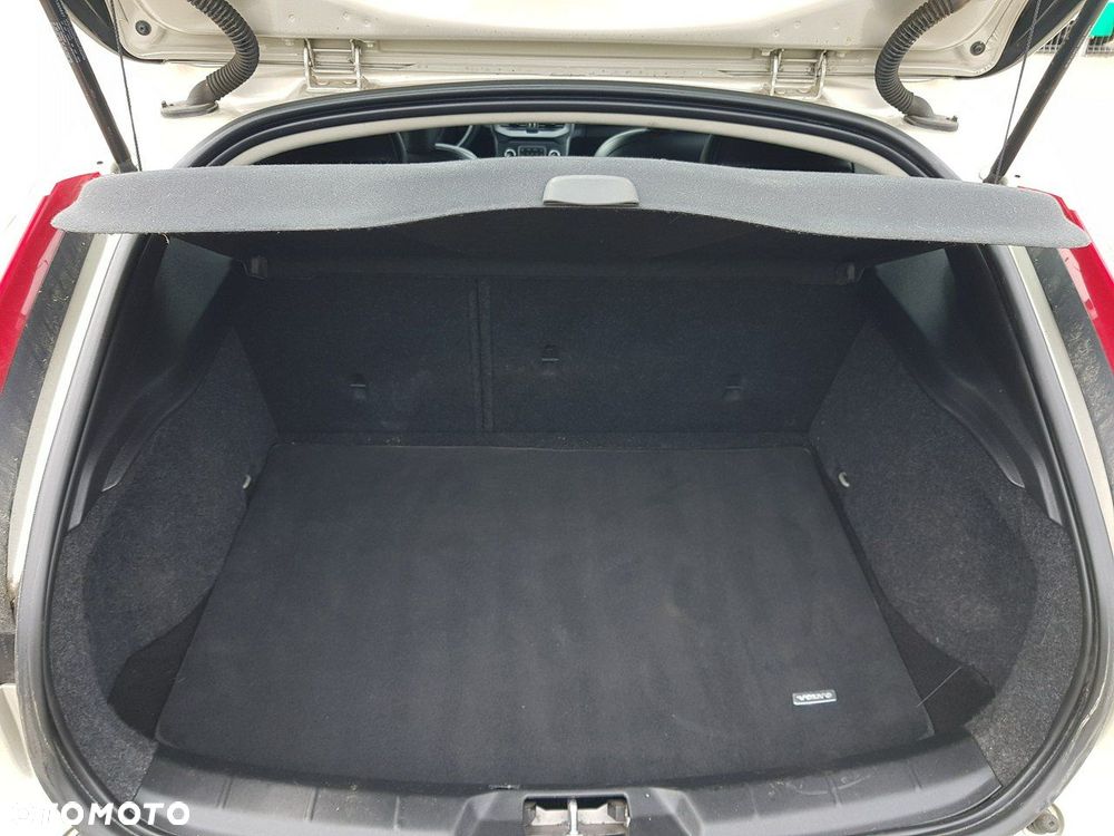 Volvo V40 T3 - 14