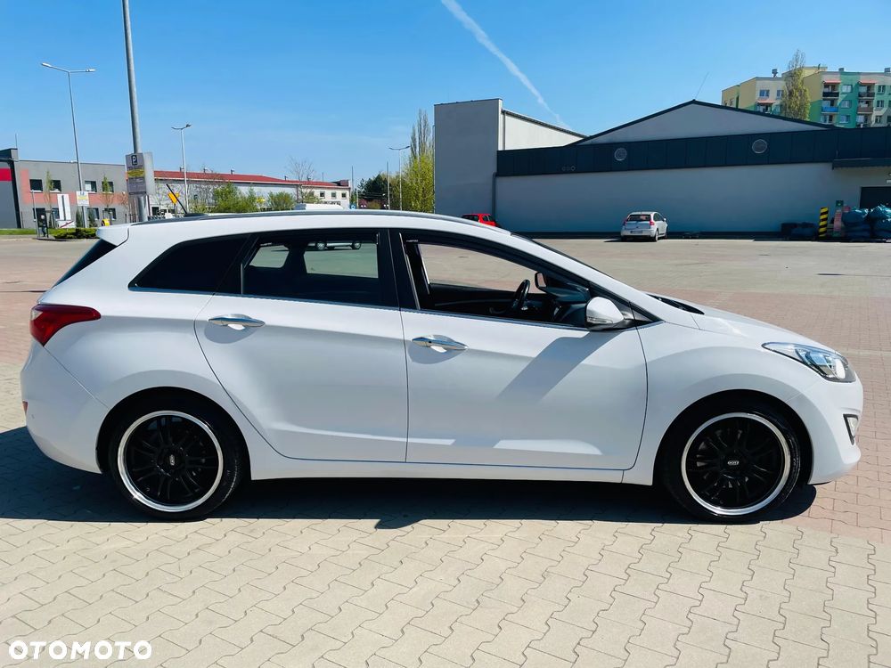 Hyundai i30 blue 1.6 GDI YES Gold - 3