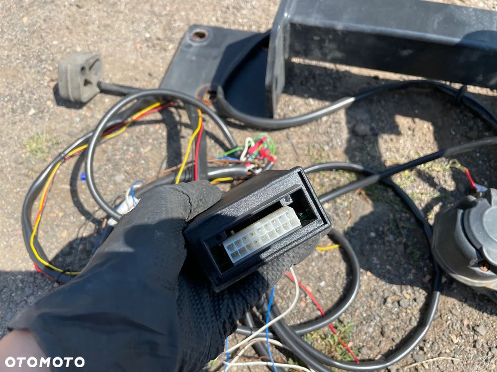 HAK HOLOWNICZY BMW E90 SEDAN - 2