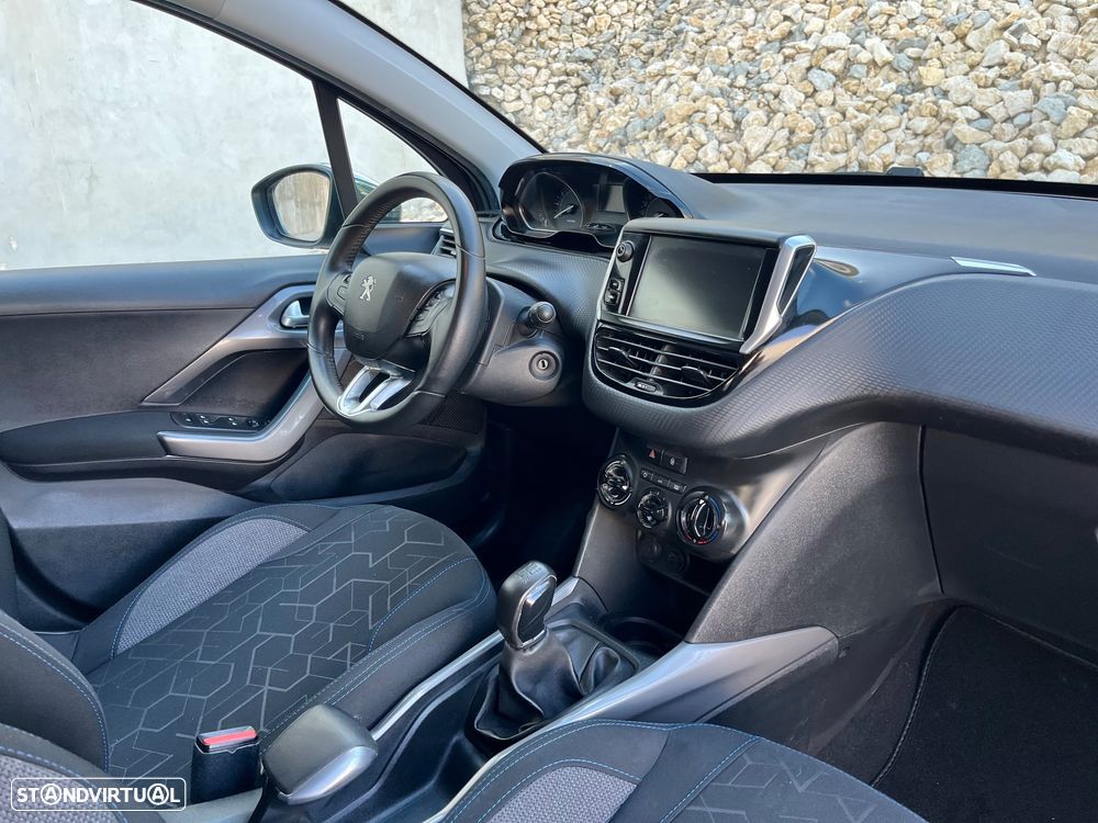 Peugeot 2008 1.2 PureTech Style - 11