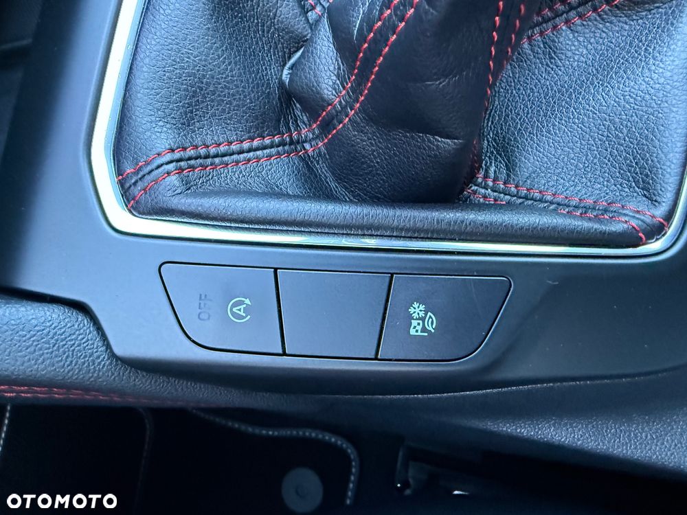 Ford Kuga 2.0 EcoBlue Hybrid ST-LINE X - 17