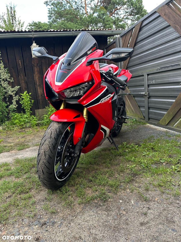 Honda CBR - 1