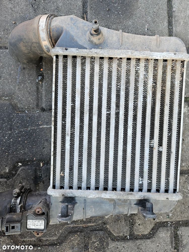 Audi A4 B7  2.0 TDI chłodnica powietrza intercooler - 2