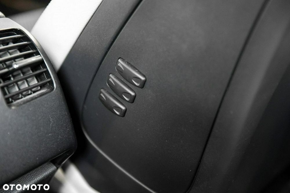 Mercedes-Benz Klasa C 63 AMG AMG SPEEDSHIFT MCT - 29