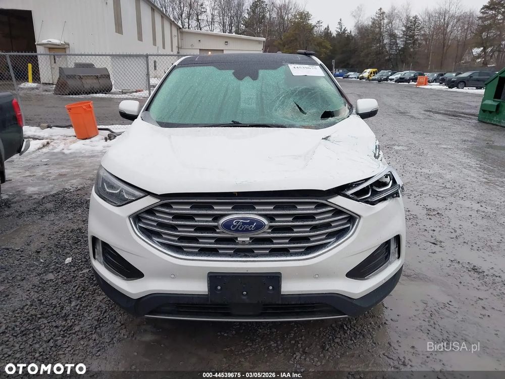 Ford Edge - 8