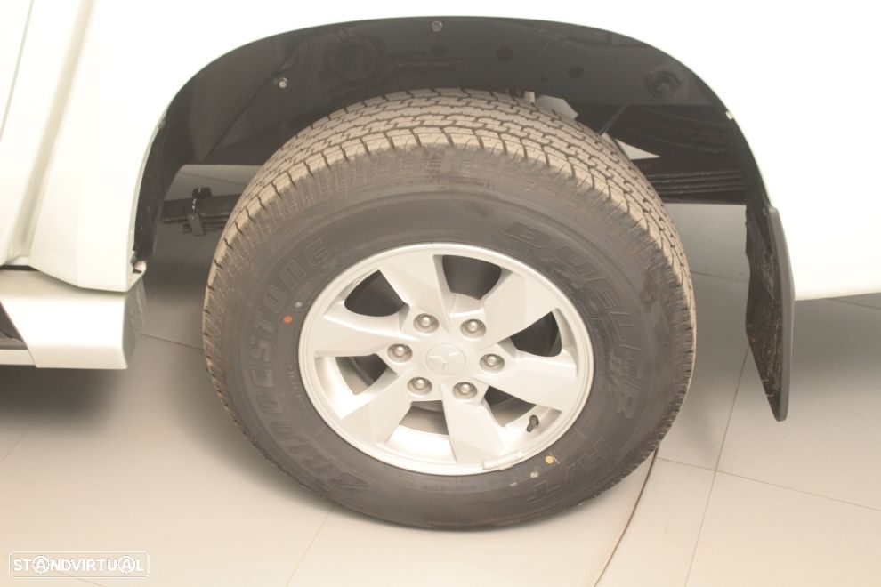 Mitsubishi L200 2.3 DI-D CD Invite 4WD - 14