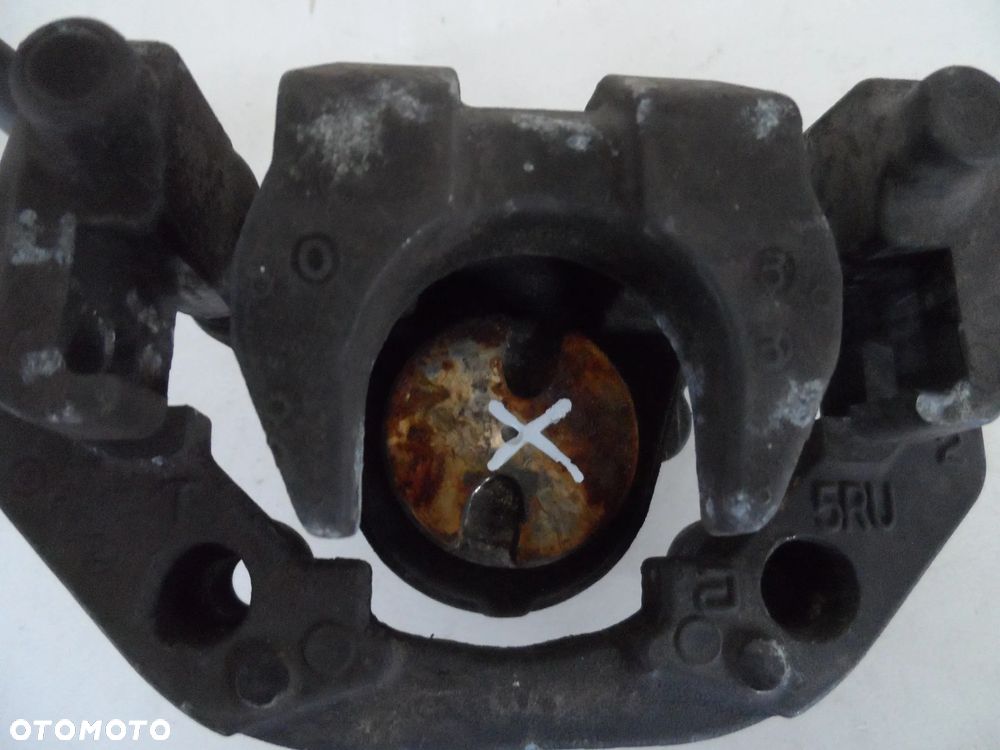 YAMAHA MAJESTY 400 zacisk hamulcowy tył - 3