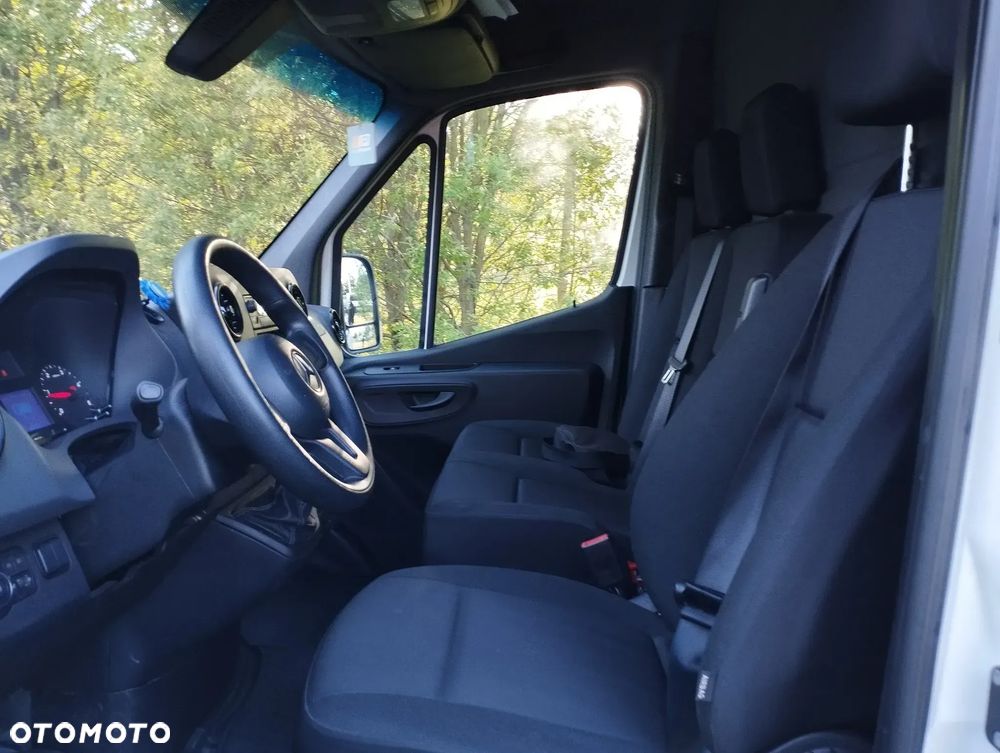 Mercedes-Benz Sprinter - 15