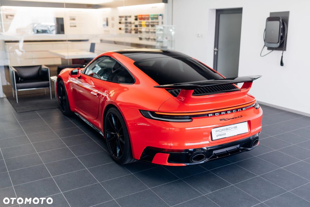 Porsche 911 Carrera 4S - 6