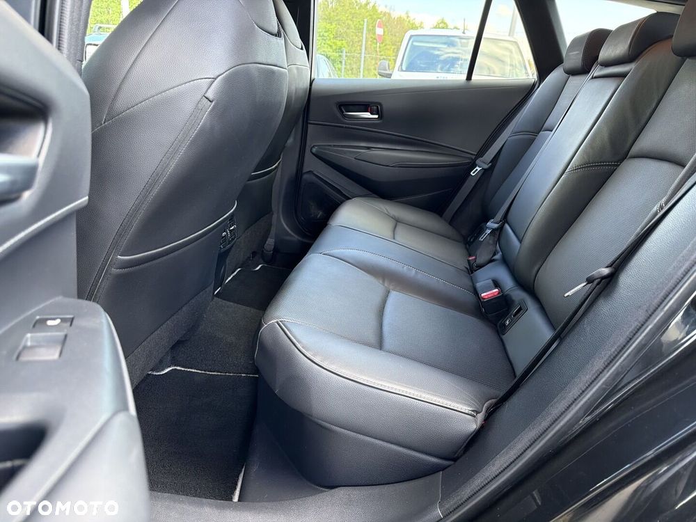 Toyota Corolla - 12