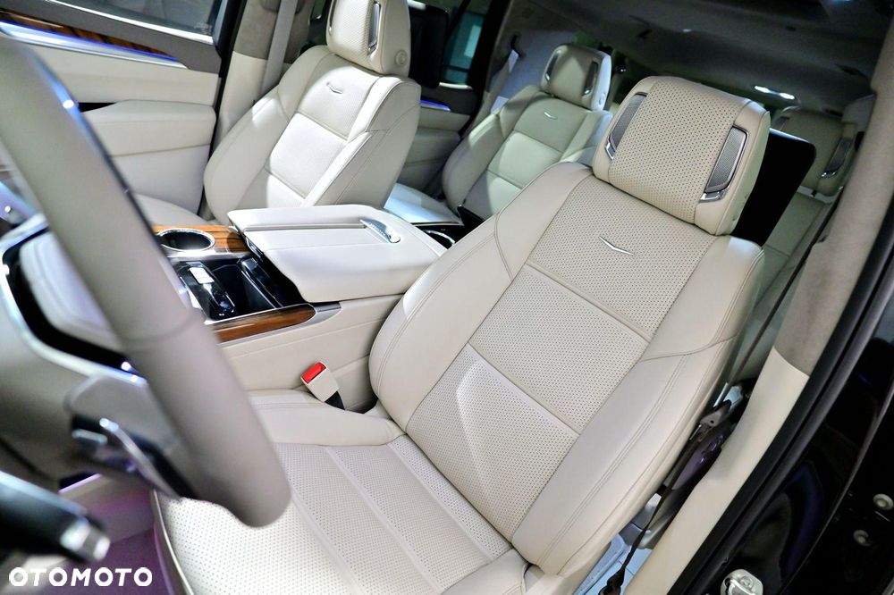 Cadillac Escalade - 8