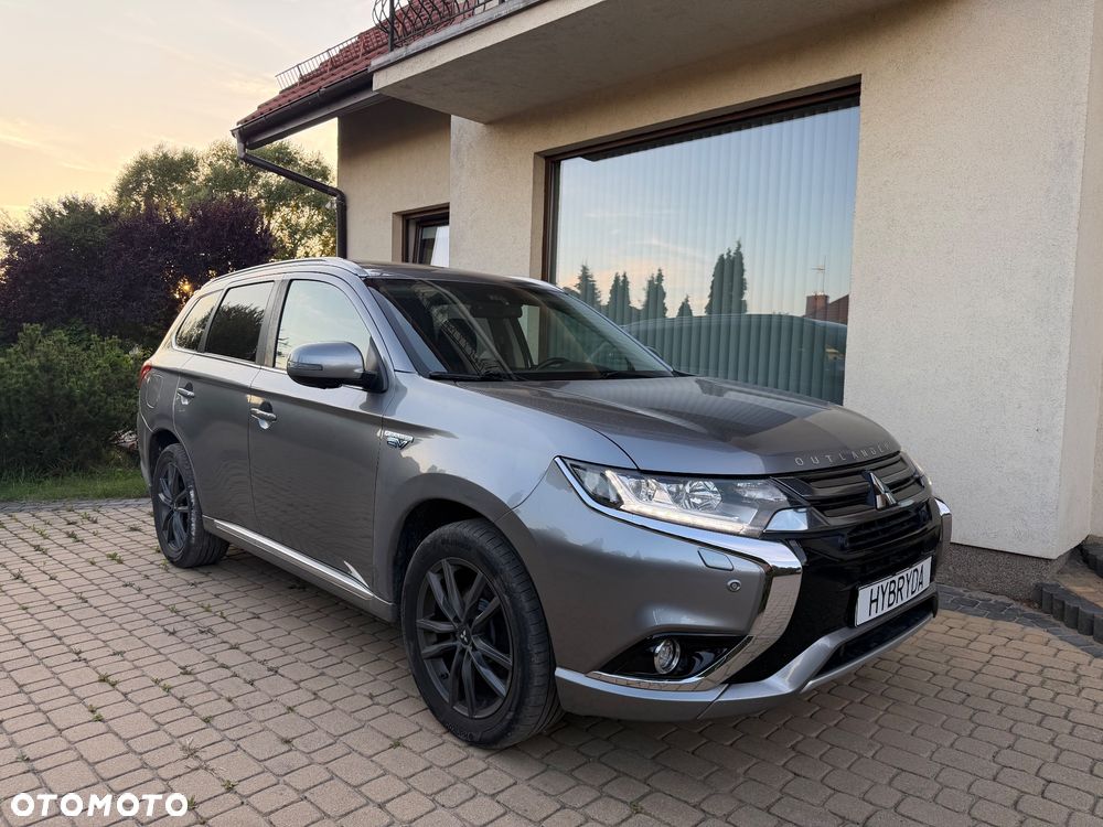 Mitsubishi Outlander Intense + - 2