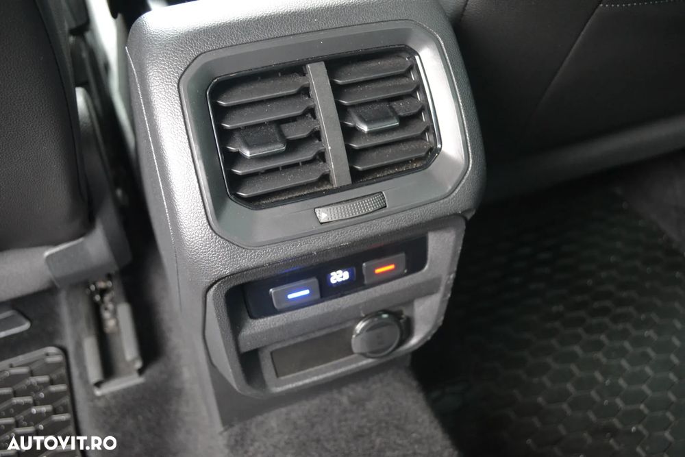 Volkswagen Tiguan 2.0 TDI SCR 4MOTION DSG Elegance - 28