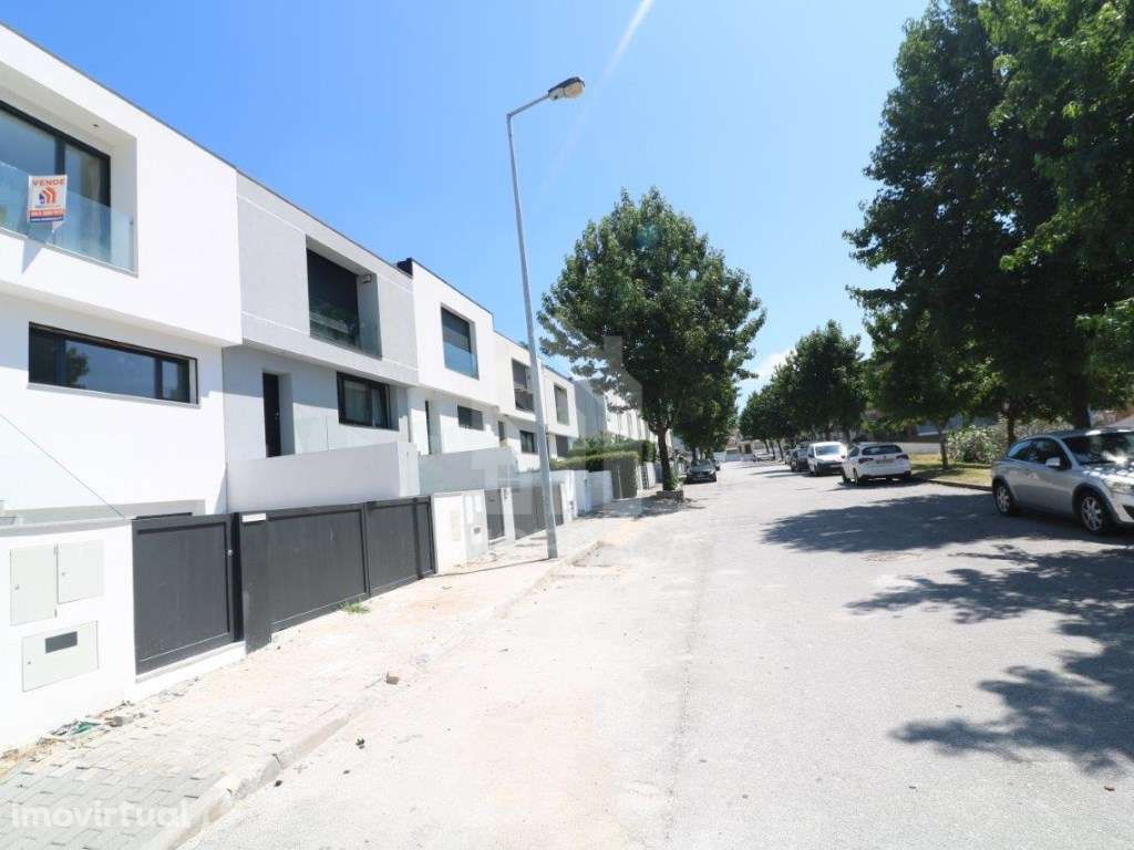 Arrendamento Moradia Banda T3 Seminova em Gualtar, Braga - Grande imagem: 3/50