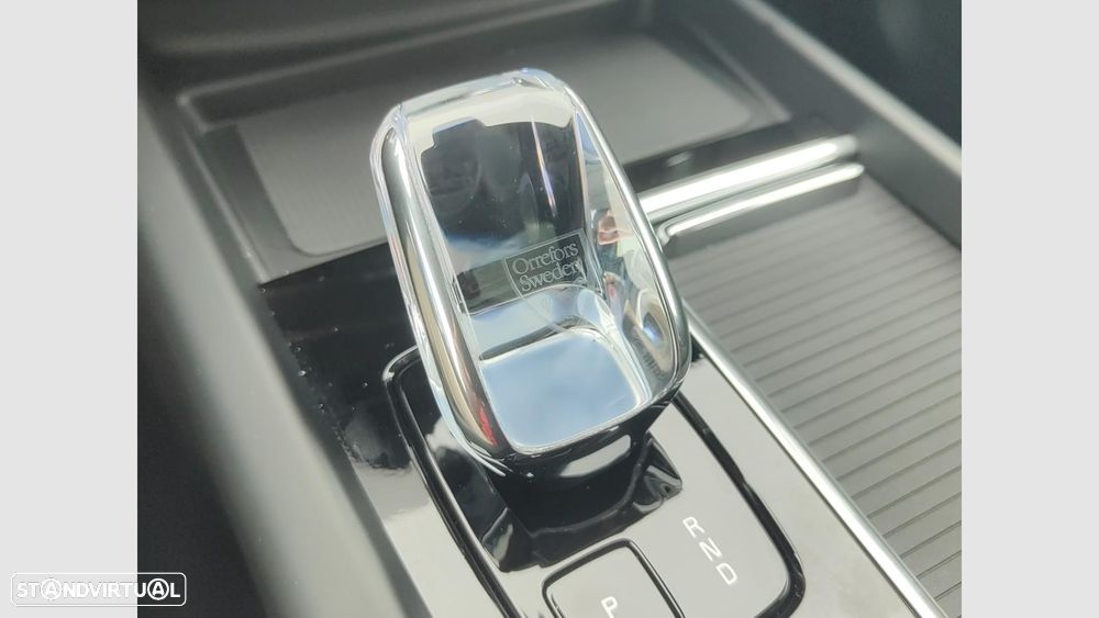 Volvo XC 60 2.0 T6 PHEV Black Edition AWD - 22
