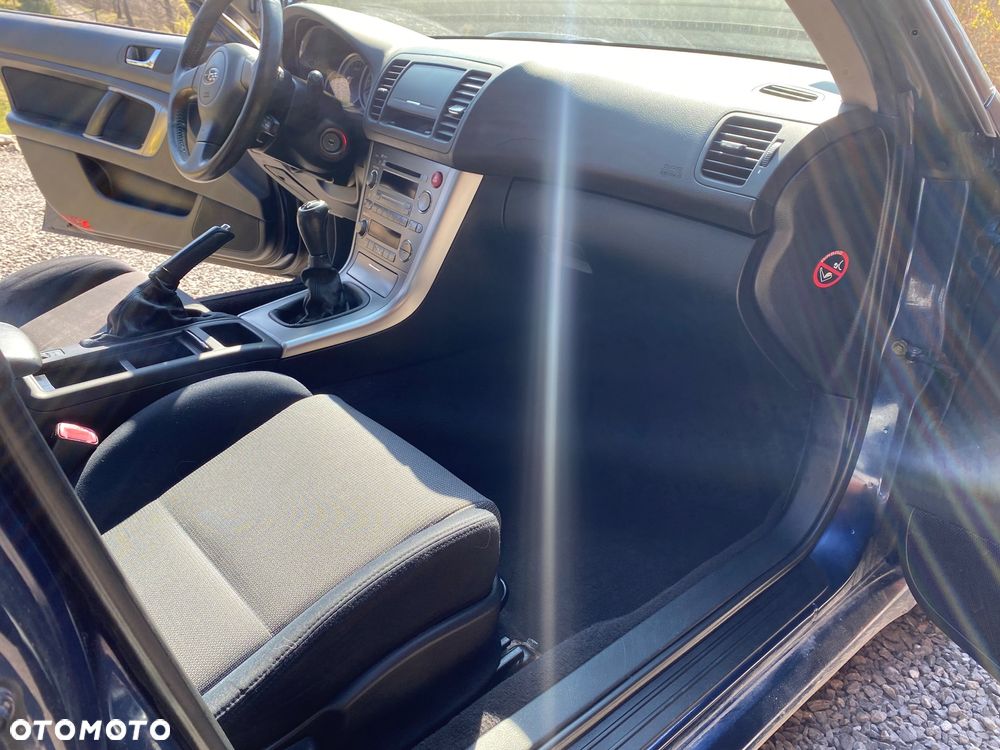 Subaru Legacy - 16