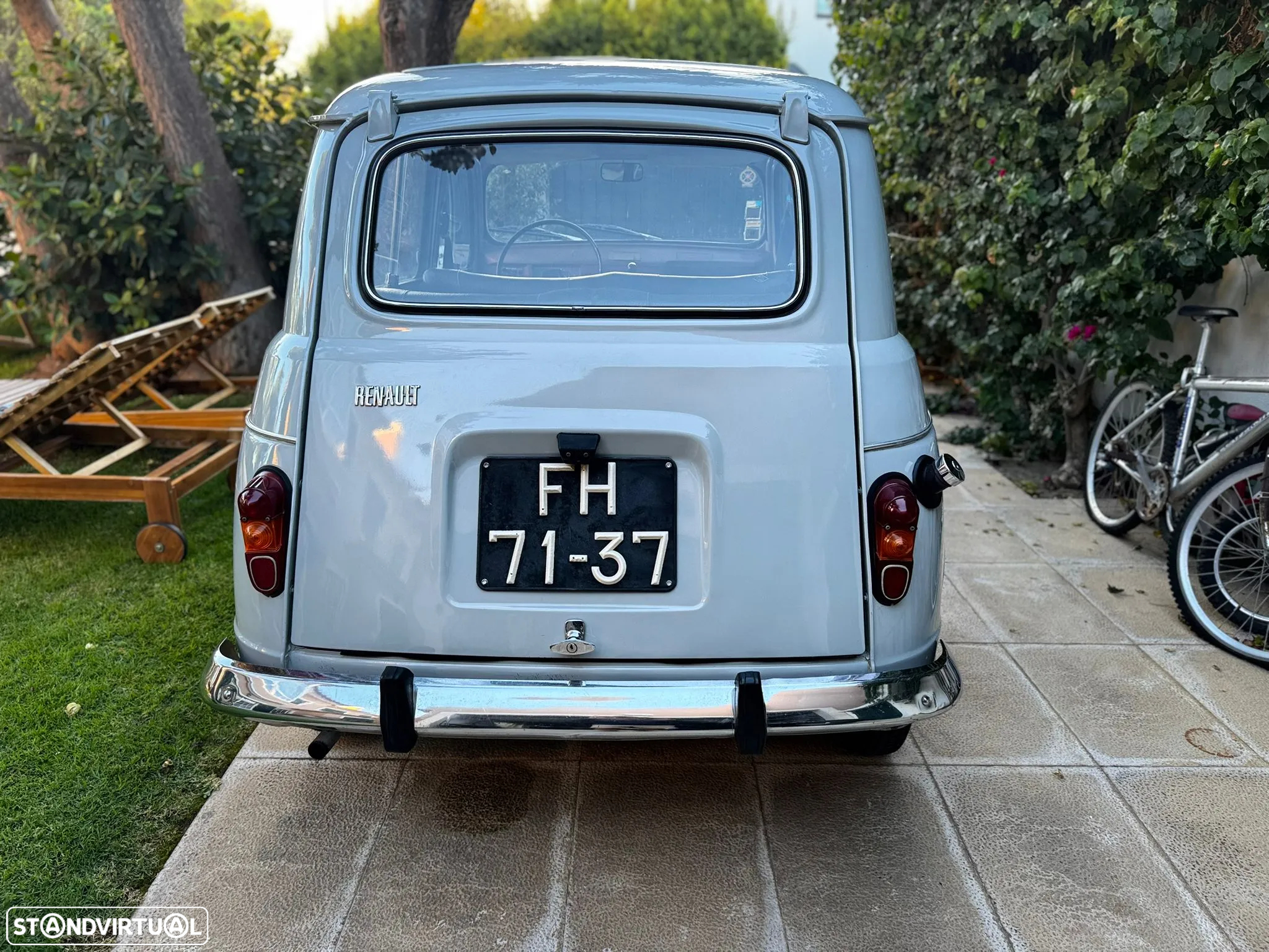 Renault 4 - 8