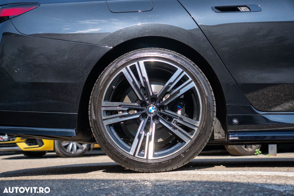 BMW Seria 7 - 26