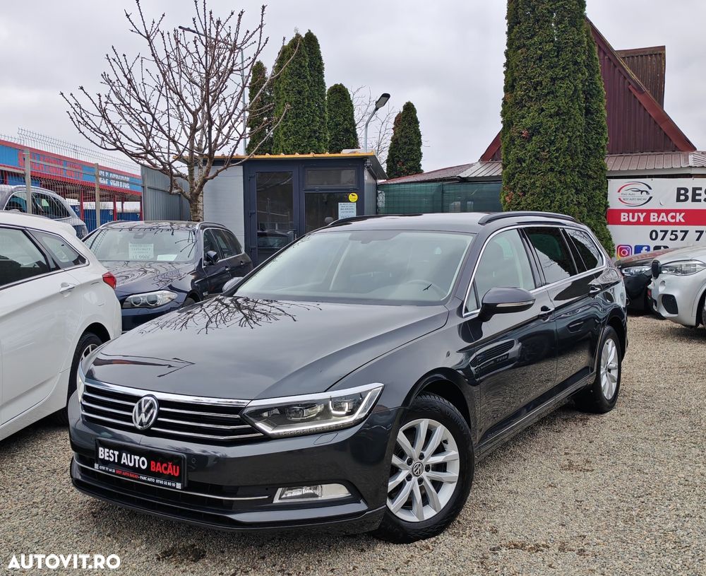 Volkswagen Passat - 1