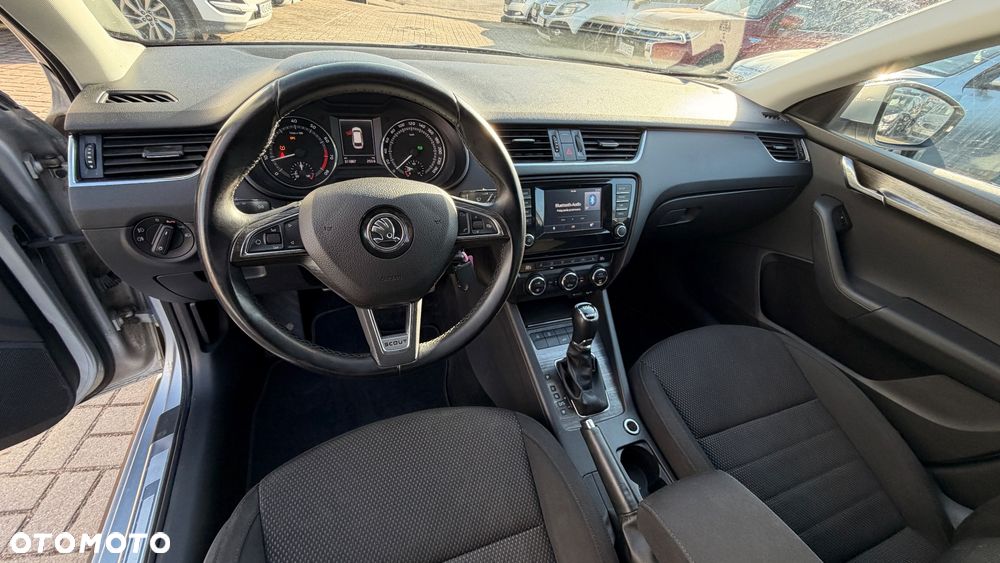 Skoda Octavia 1.8 TSI L&K DSG - 9