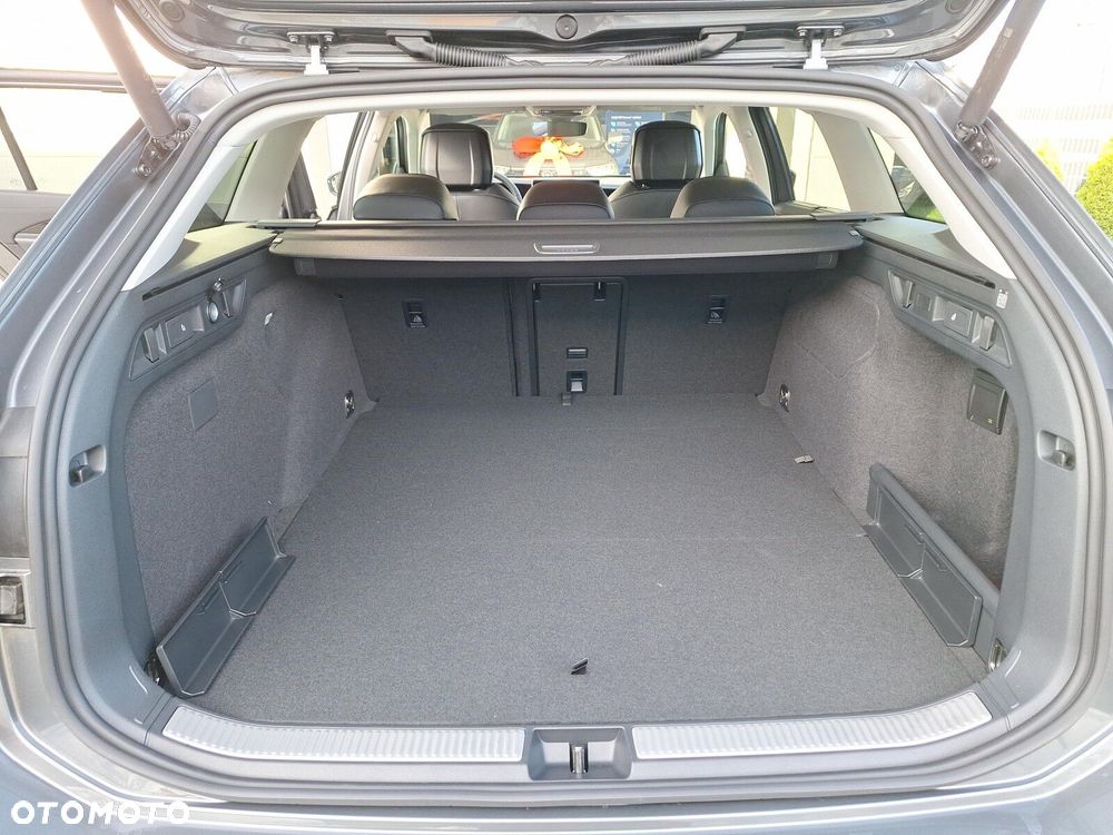 Volkswagen Passat - 17