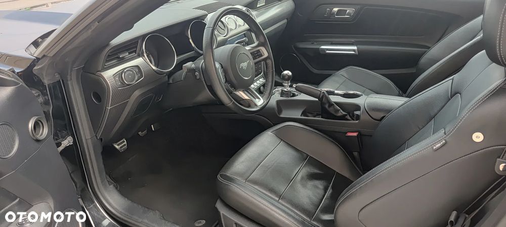Ford Mustang - 3