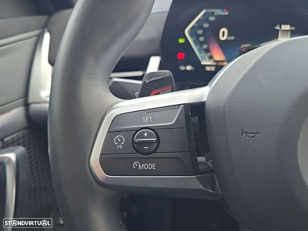 BMW iX2 eDrive20 Pack Desportivo M - 17