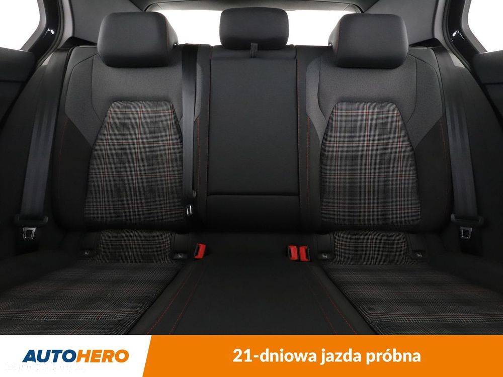 Volkswagen Golf VIII 2.0 TSI GTI DSG - 16