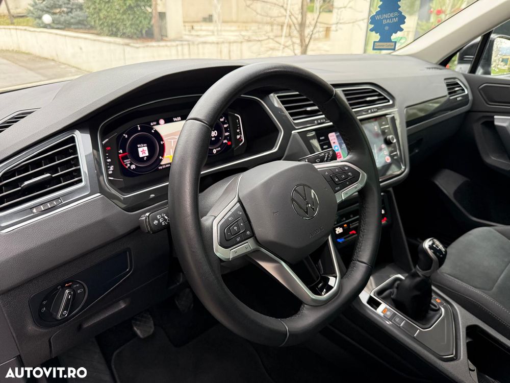 Volkswagen Tiguan - 16
