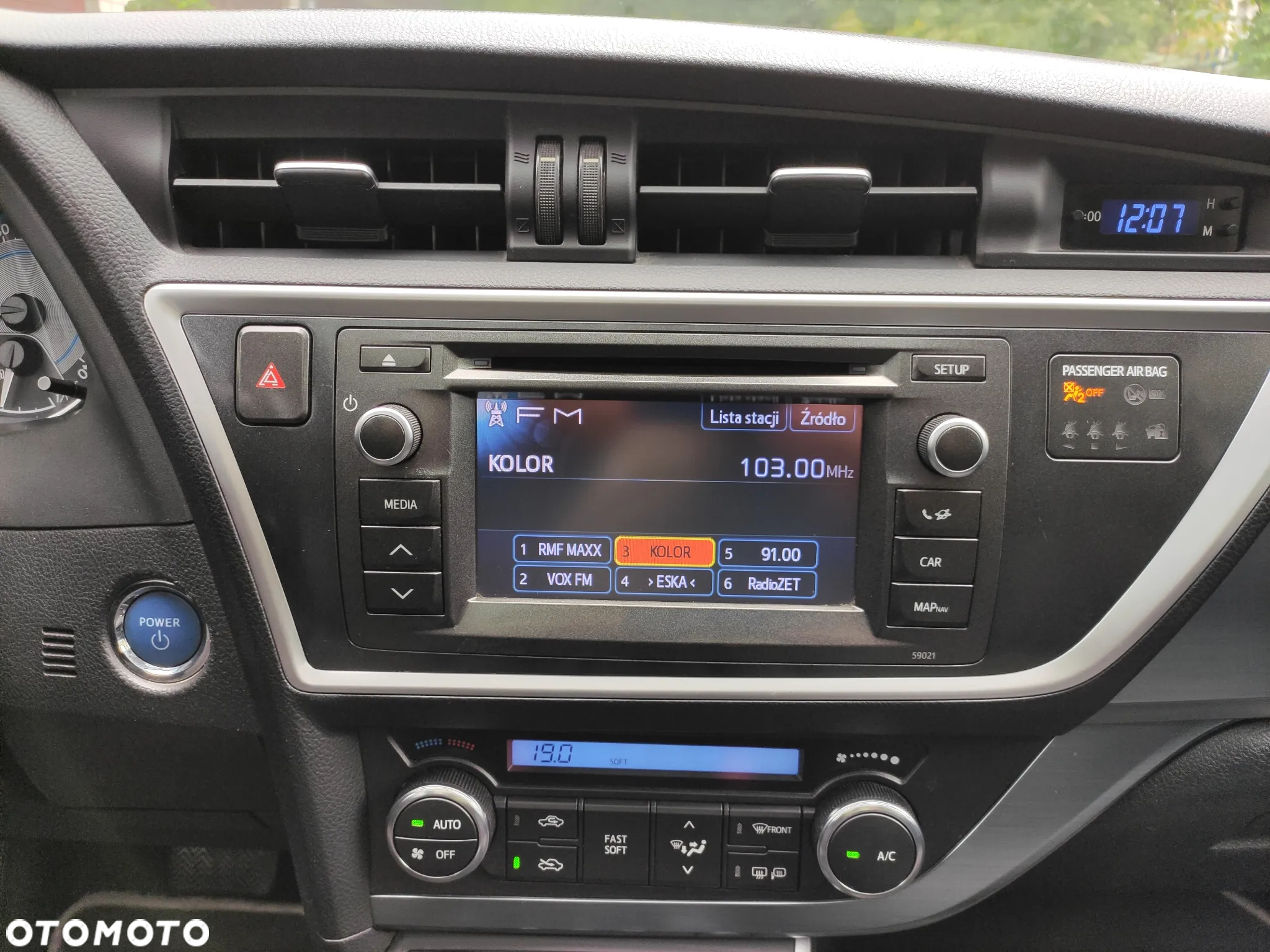 Toyota Auris 1.8 HSD Luna - 23
