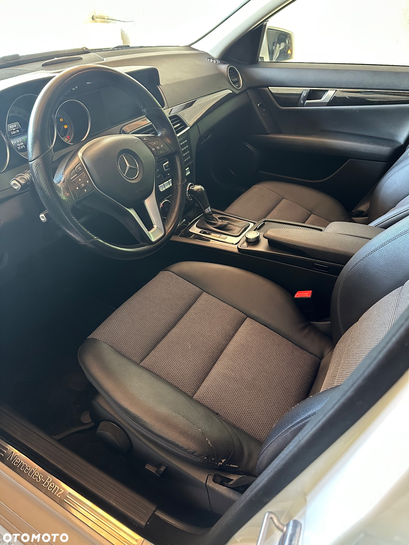 Mercedes-Benz Klasa C 250 CDI BlueEff 4-Matic Avantgarde - 8